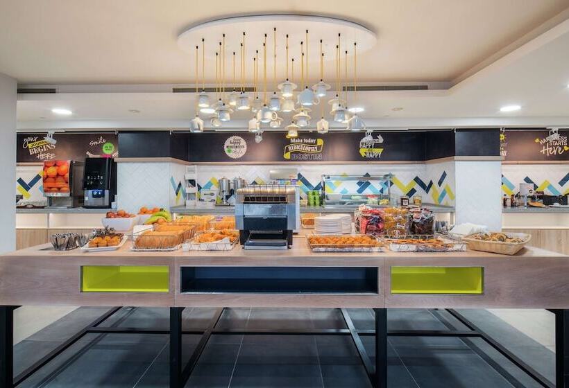 هتل Hampton By Hilton Birmingham Broad Street