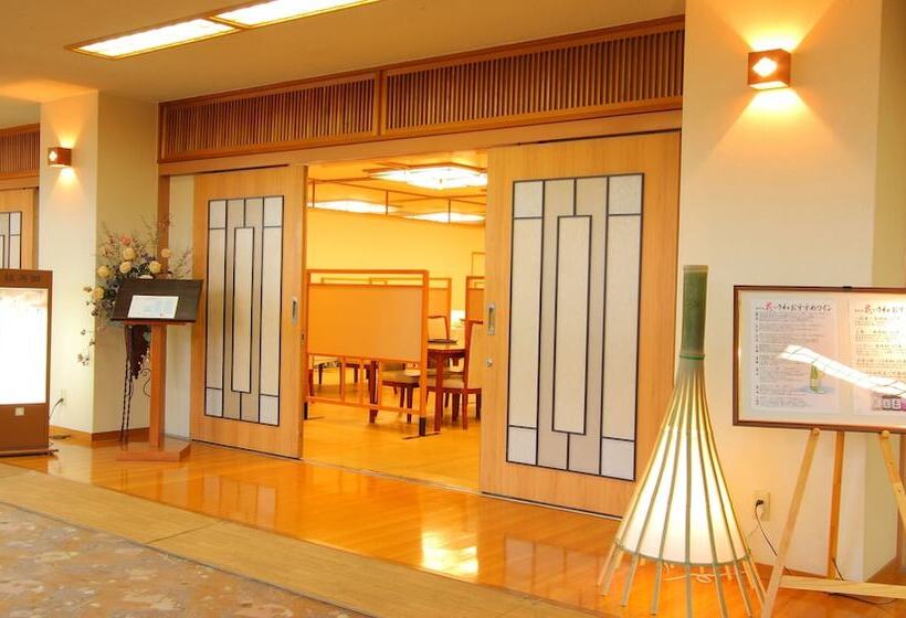 هتل Hana Isawa