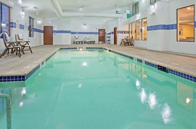 Holiday Inn Express Hotel & Suites St. Charles, An Ihg