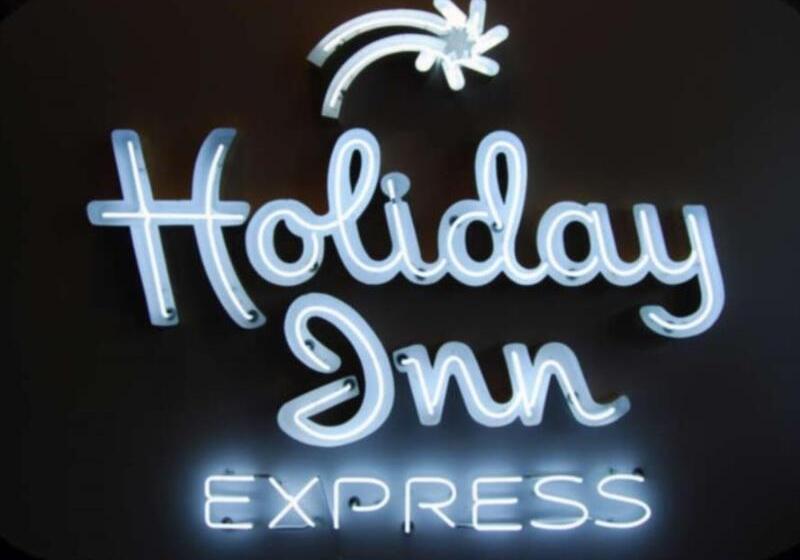 בית מלון כפרי Holiday Inn Express Cloverdale   Greencastle, An Ihg