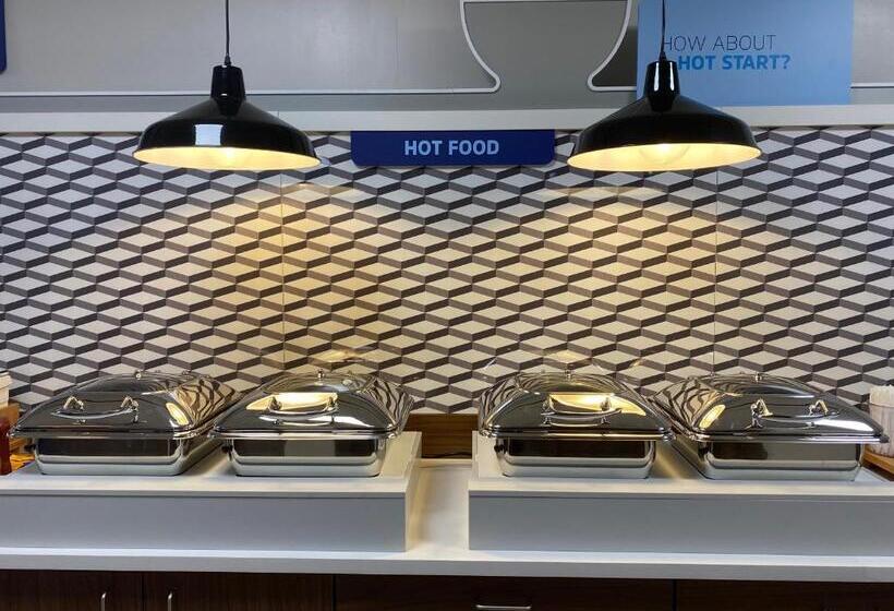 فندق Holiday Inn Express Plymouth, An Ihg