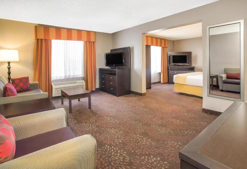Holiday Inn Express Hotel & Suites Muncie By Ihg