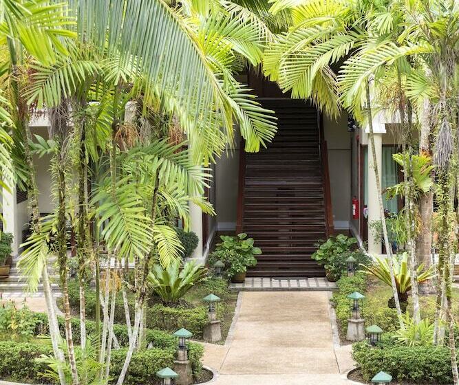 هتل Khaolak Bayfront Resort