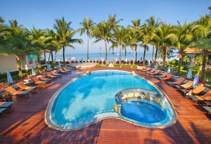 هتل Khaolak Bayfront Resort