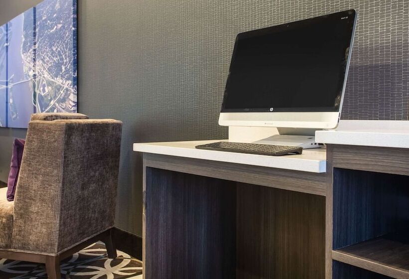 酒店 La Quinta Inn & Suits By Wyndham Pontoon Beach Il