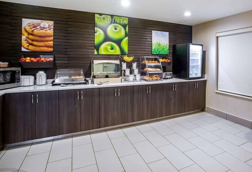 酒店 La Quinta Inn & Suits By Wyndham Pontoon Beach Il