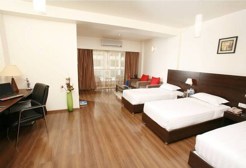 هتل Le Royale Residency