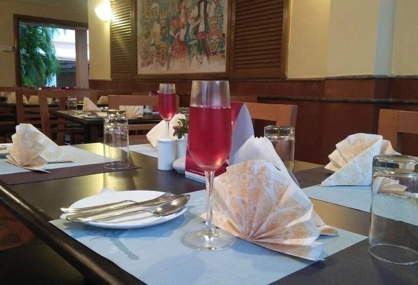 هتل The Orchid Passaros Goa