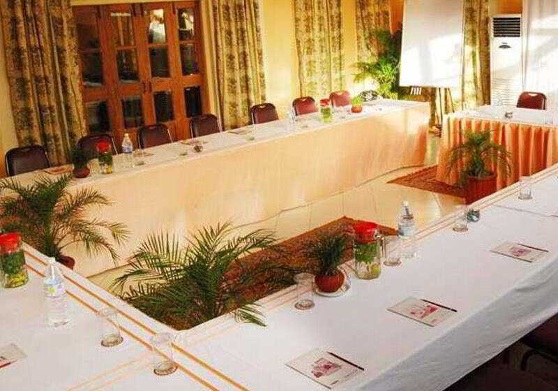 هتل The Orchid Passaros Goa