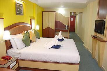 هتل Ponmariresidency