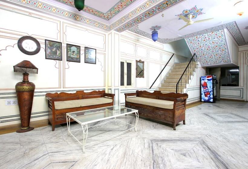 هتل Raghuraj Palace