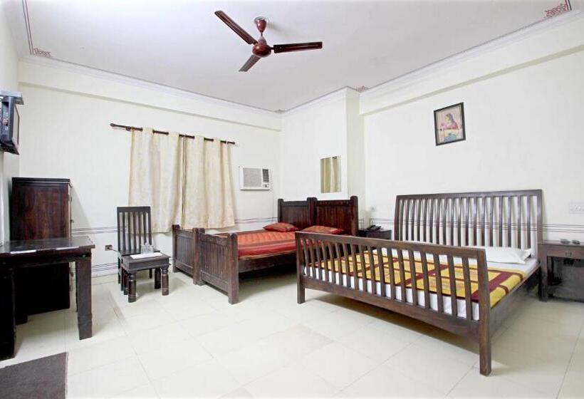 هتل Raghuraj Palace