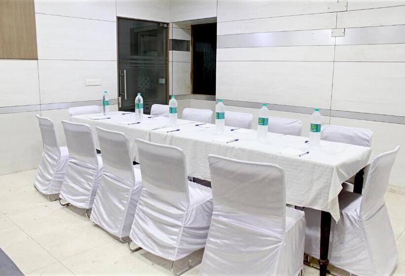 هتل Raghuraj Palace