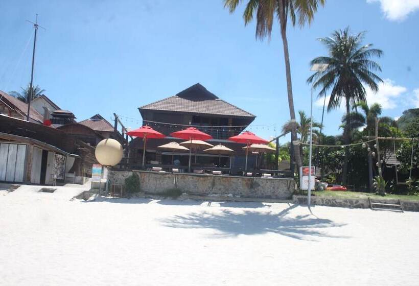 هتل Tommy Resort