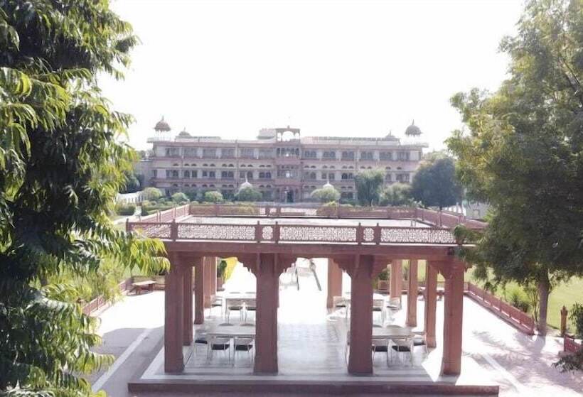 Fotos del hotel Umaid Lake Palace  An Organic Retreat:  12