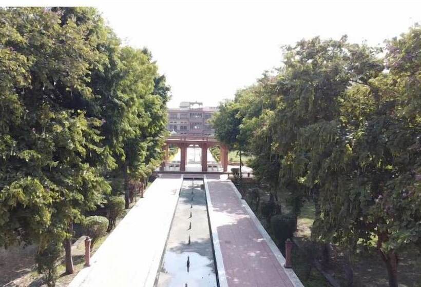 Fotos del hotel Umaid Lake Palace  An Organic Retreat:  14