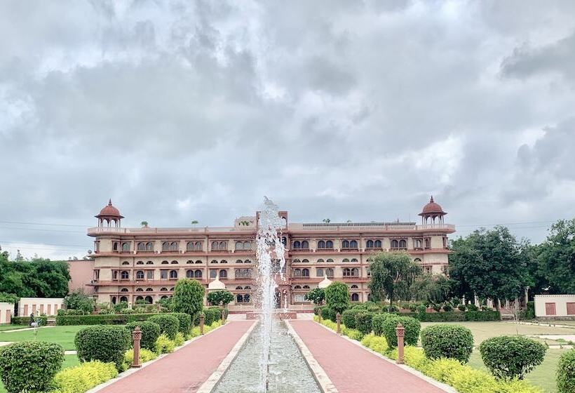 Fotos del hotel Umaid Lake Palace  An Organic Retreat:  20