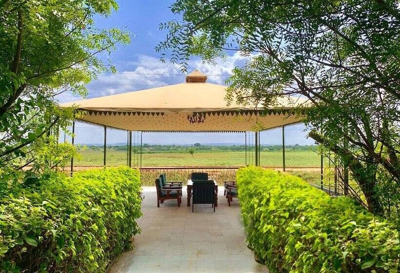 Fotos del hotel Umaid Lake Palace  An Organic Retreat:  22