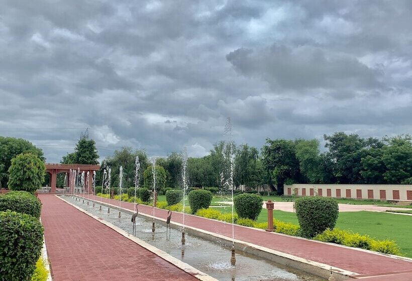 Fotos del hotel Umaid Lake Palace  An Organic Retreat:  30