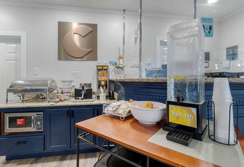 ホテル Comfort Inn Carmel By The Sea