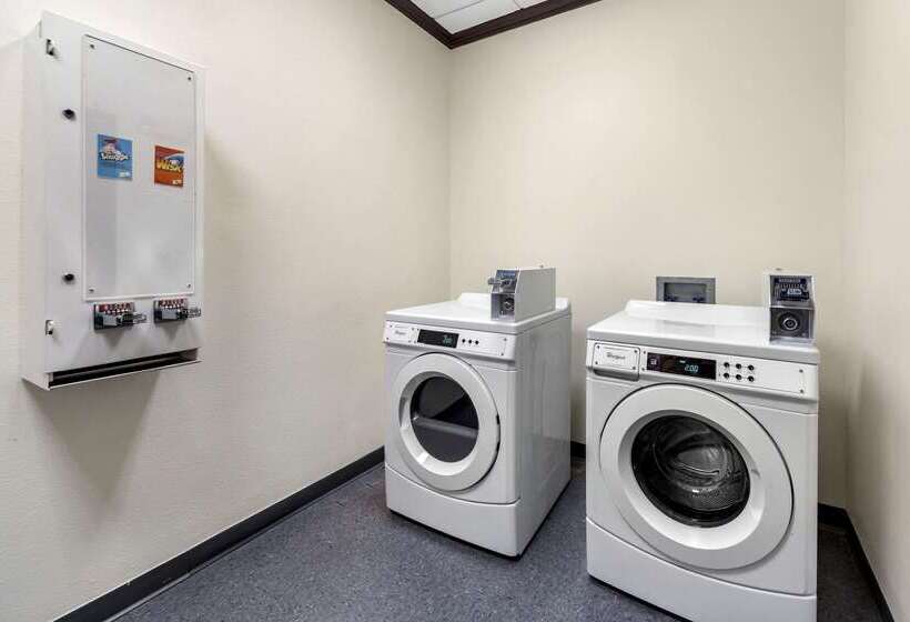 בית מלון כפרי Comfort Inn & Suites Oklahoma City West  I40