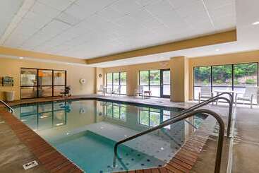 هتل Comfort Suites
