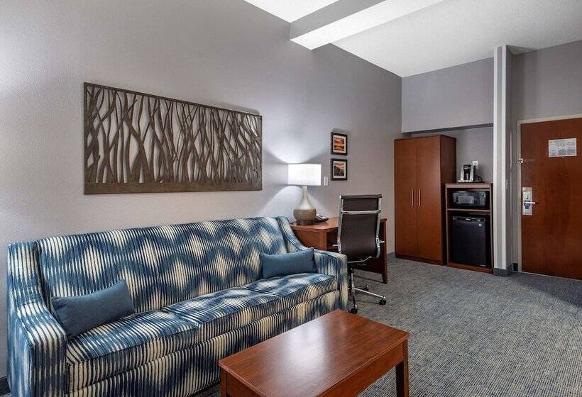 ホテル Comfort Suites Near Birkdale Villagehuntersville