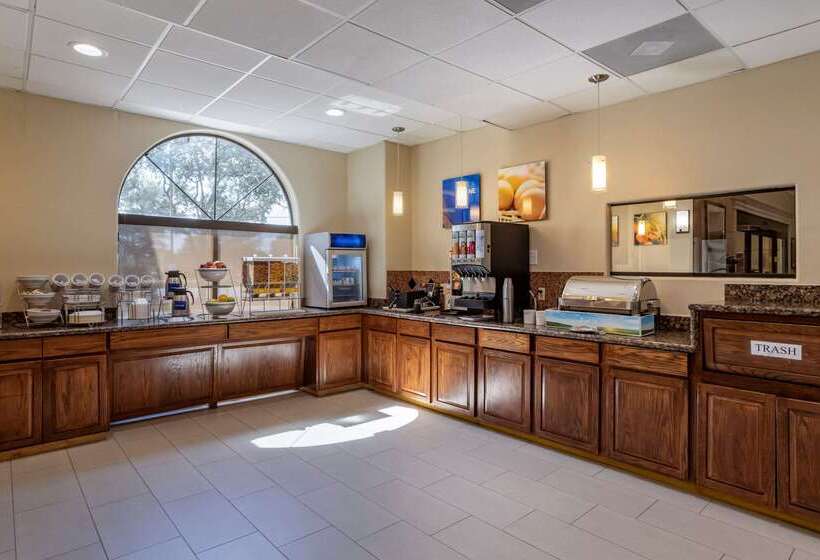 Fotos del hotel Comfort Suites Near Texas Medical Center  Nrg Stadium:  49