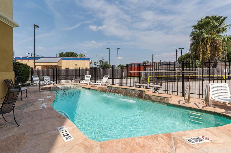 Fotos del hotel Comfort Suites Near Texas Medical Center  Nrg Stadium:  12