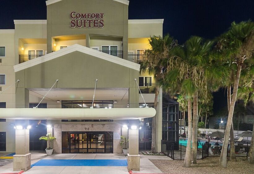 בית מלון כפרי Comfort Suites Beachside