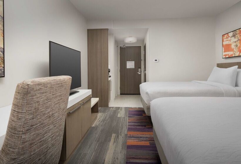 هتل Hilton Garden Inn Columbia Airport
