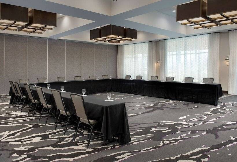 هتل Hilton Garden Inn Columbia Airport