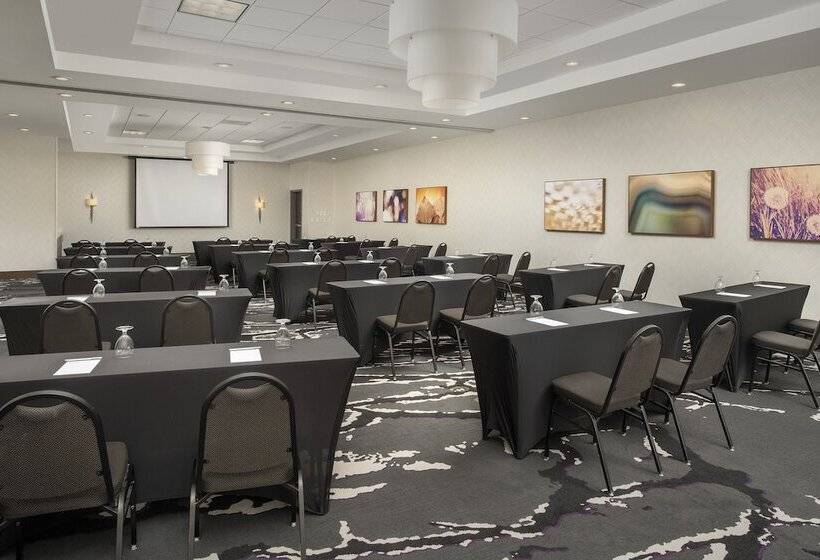 هتل Hilton Garden Inn Columbia Airport