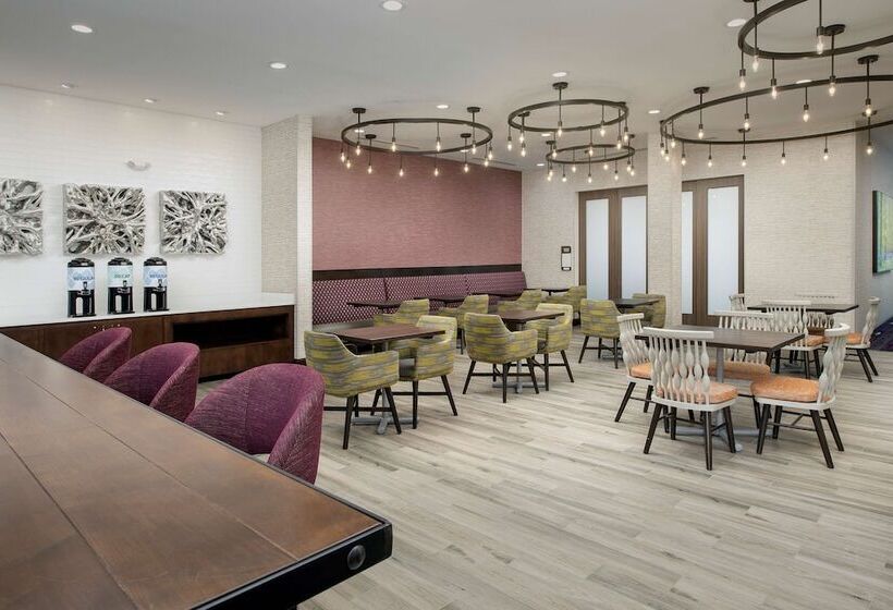 هتل Hilton Garden Inn Columbia Airport