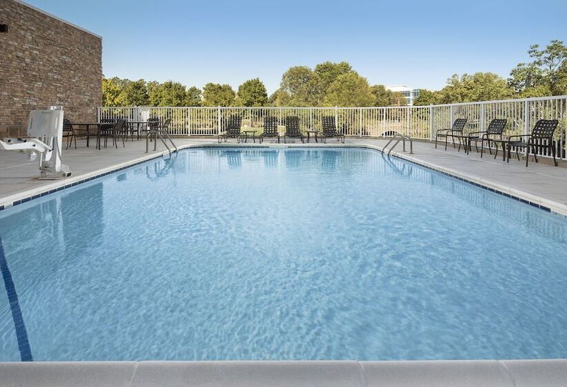 هتل Hilton Garden Inn Columbia Airport