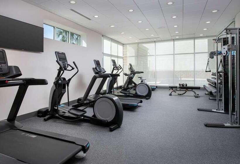 هتل Hilton Garden Inn Columbia Airport