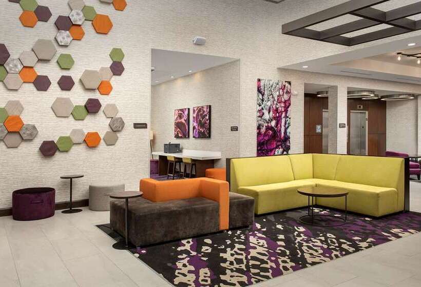 هتل Hilton Garden Inn Columbia Airport