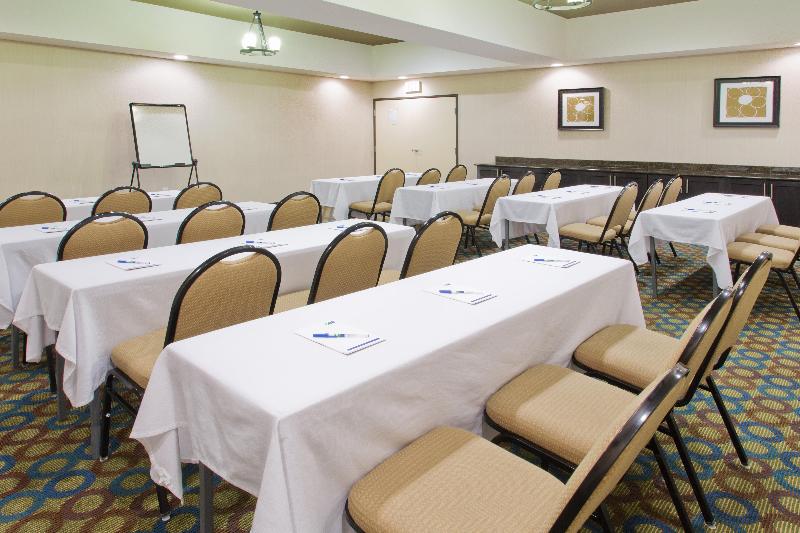 Holiday Inn Express Hotel & Suites Alvarado, An Ihg