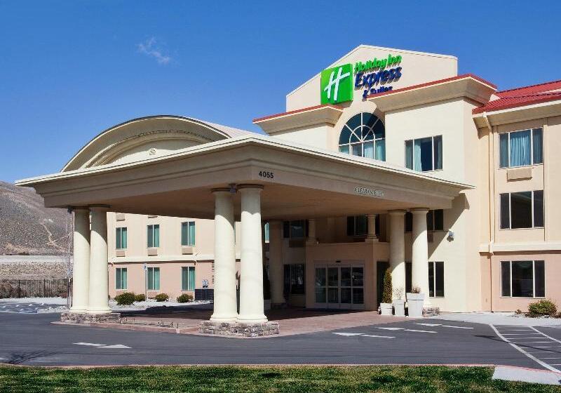 هتل Holiday Inn Express  & Suites Carson City
