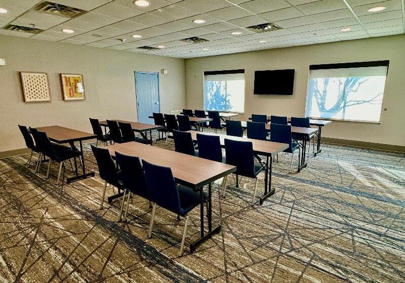 هتل Holiday Inn Express & Suites Dewitt   Syracuse, An Ihg