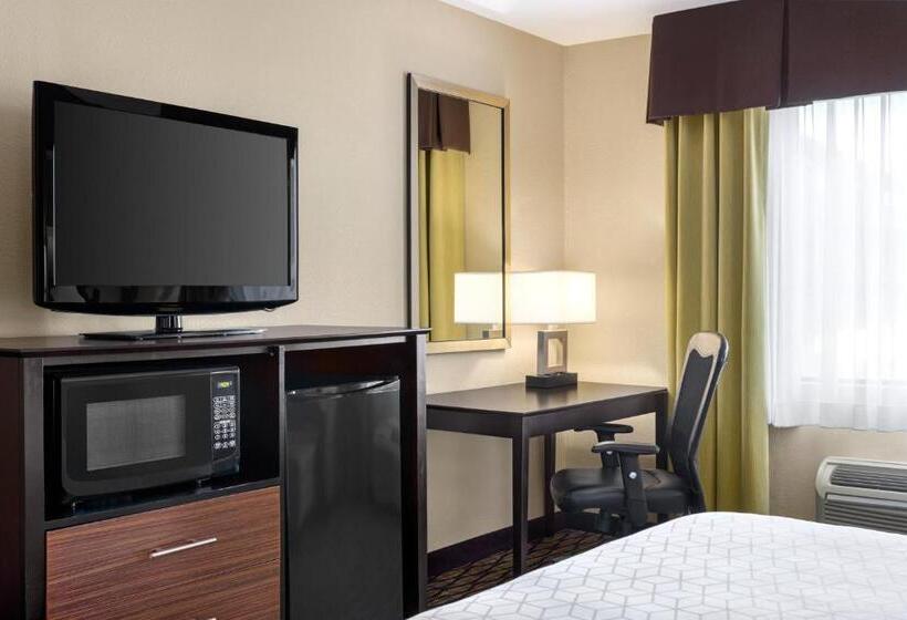 فندق Holiday Inn Express  & Suites Edmond