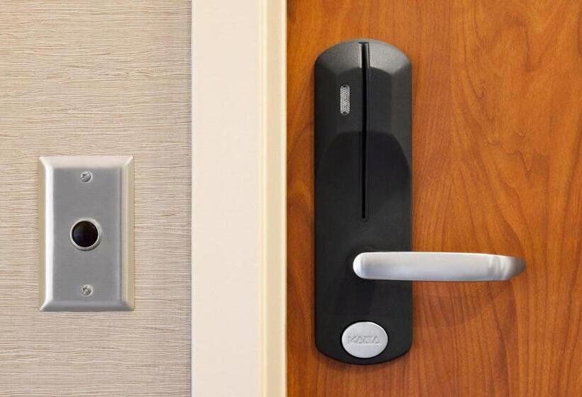 Holiday Inn Express Hotel & Suites Edmond, An Ihg