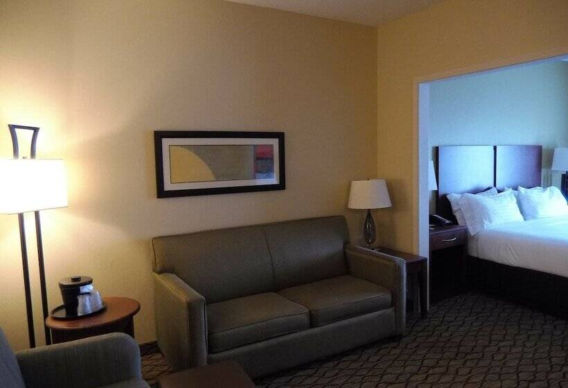 Отель Holiday Inn Express & Suites Lancaster By Ihg