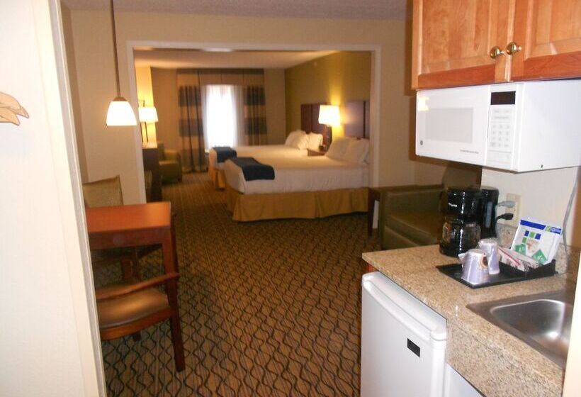 Отель Holiday Inn Express & Suites Lancaster By Ihg