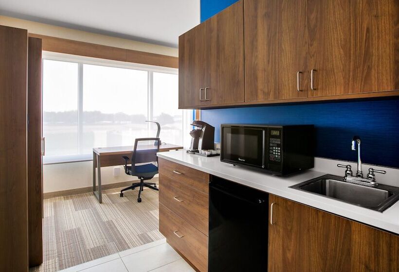Holiday Inn Express Hotel & Suites Ontario, An Ihg