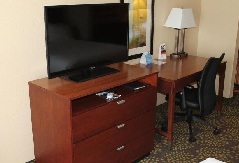 فندق Holiday Inn Express & Suites Starkville By Ihg