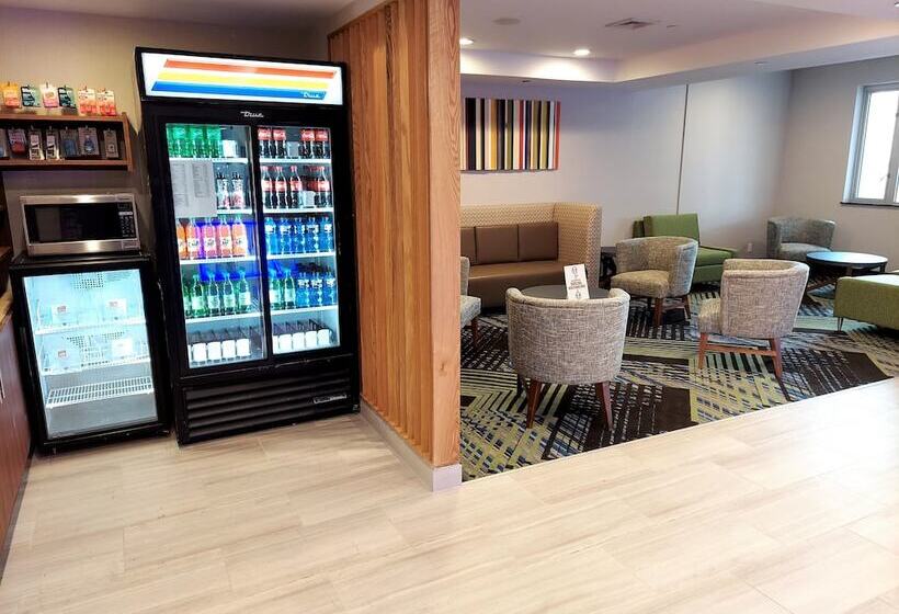 هتل Holiday Inn Express Maspeth, An Ihg