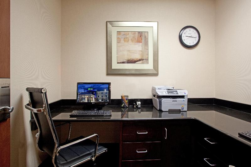 ホテル Holiday Inn Express Pembroke, An Ihg