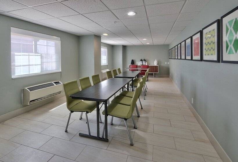 هتل Holiday Inn Express Santa Rosa, An Ihg