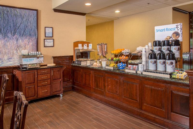 هتل Holiday Inn Express State College At Williamsburg Square, An Ihg